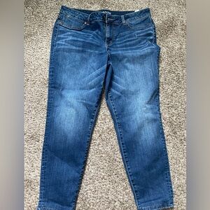 Women's Jeans Maurices size xl, which seems like a 16W. 27 in inseam
